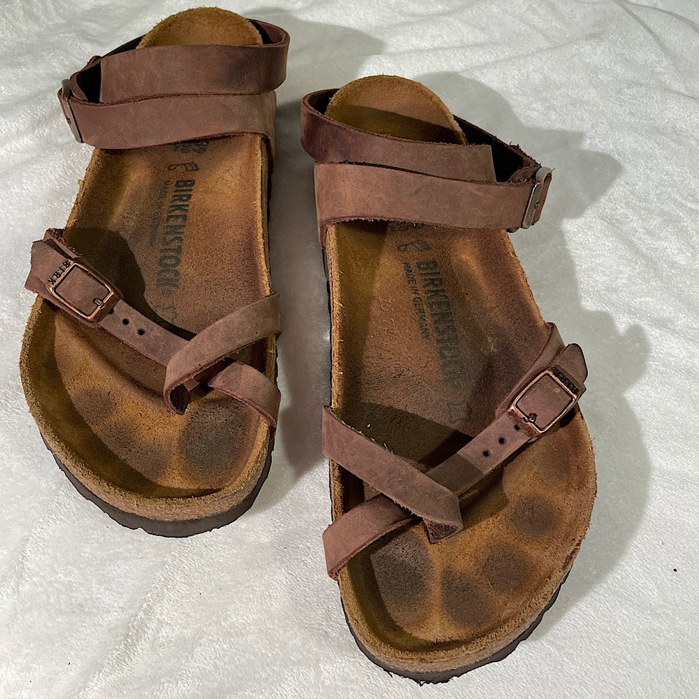 Beautiful Yara Birkenstocks! Size 39 (8.5)